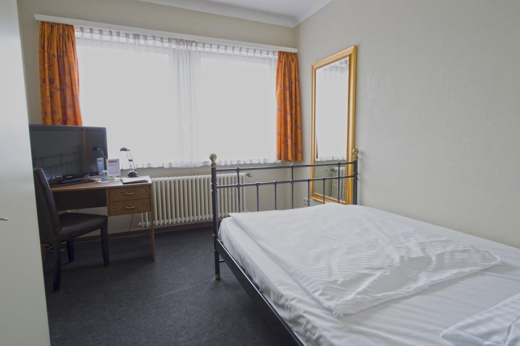 Hotel Continental Саарбрюкен Стая снимка